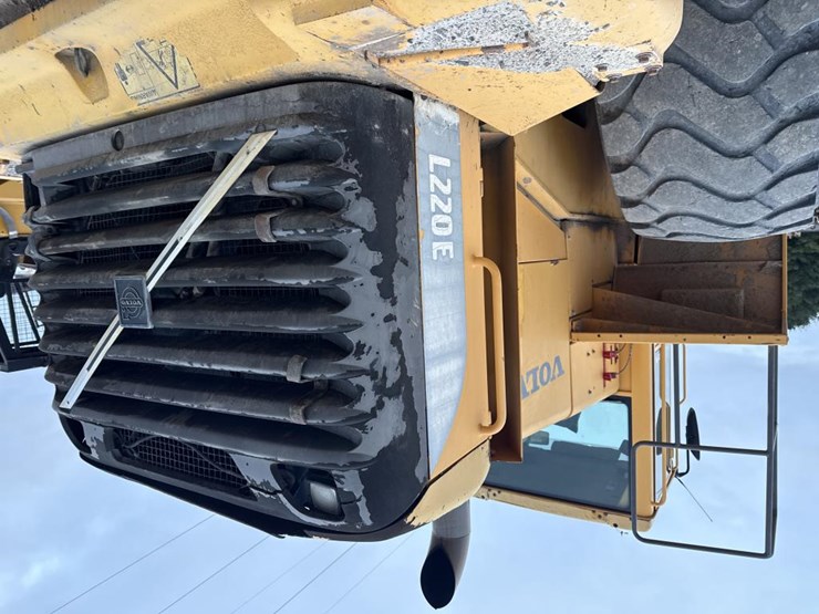 #1911-•-2004-volvo-220e-loader-image-38