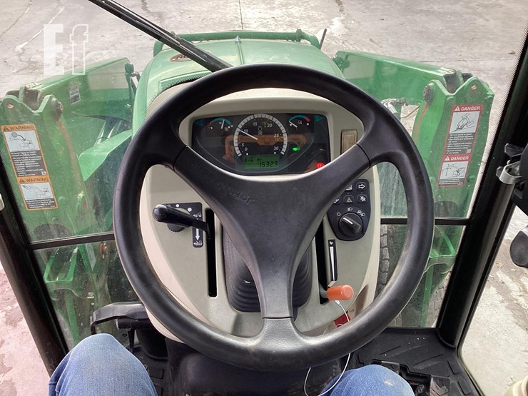 2017-john-deere-4052r-image-14