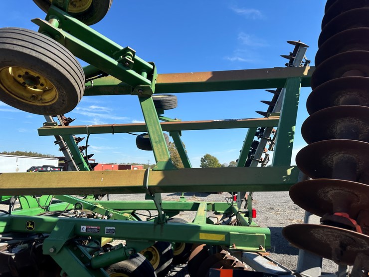 john-deere-637-image-24