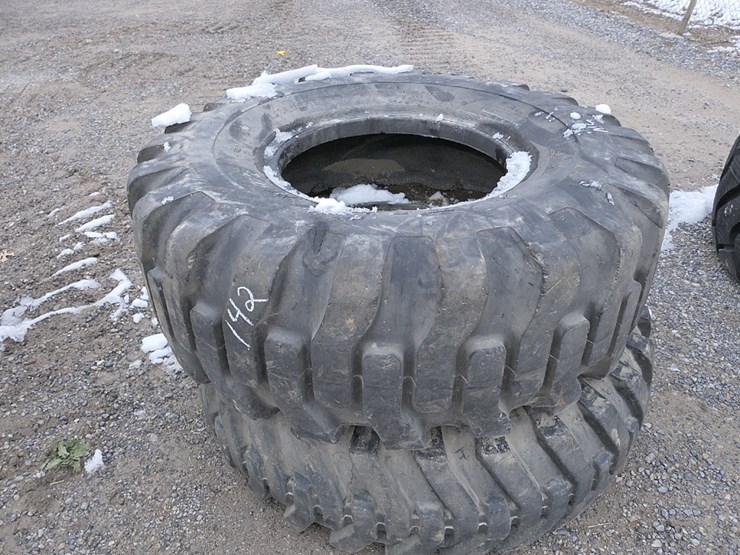 (2)-20.5-25-loader-tires-image-1