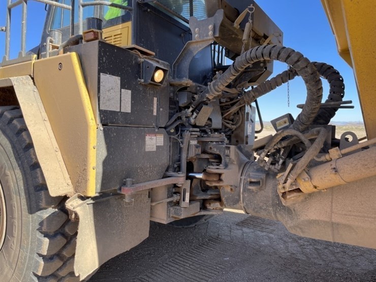 2021-komatsu-hm400-image-11