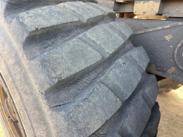 2005-caterpillar-740-image-52