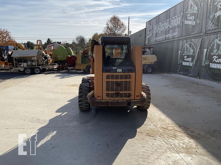 2010-case-450-image-3