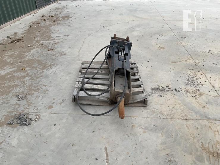 universal-impact-technologies-breaker-image-4