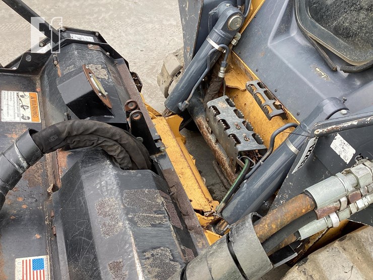 2020-deere-331g-image-10