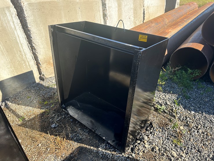 #32735-•-3'x3'-flashboard-pipe-riser-image-1