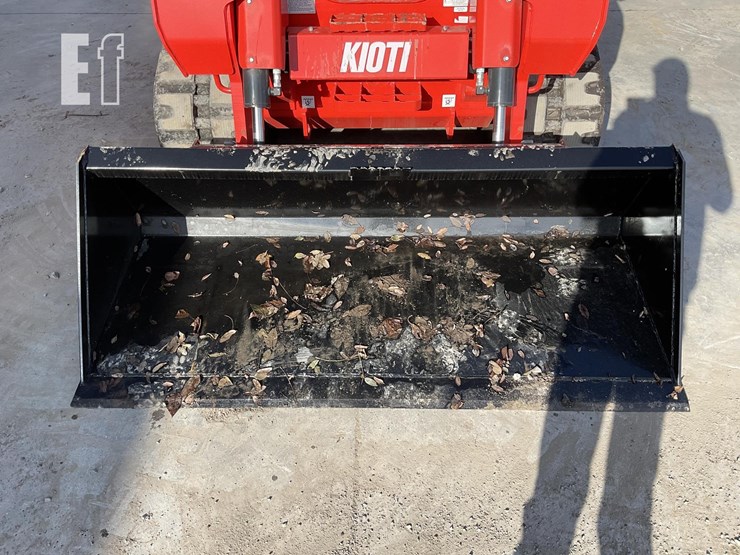 2025-kioti-tl750-image-9