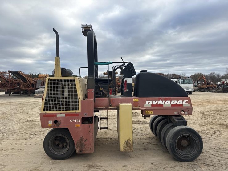 2007-dynapac-cp142-image-6
