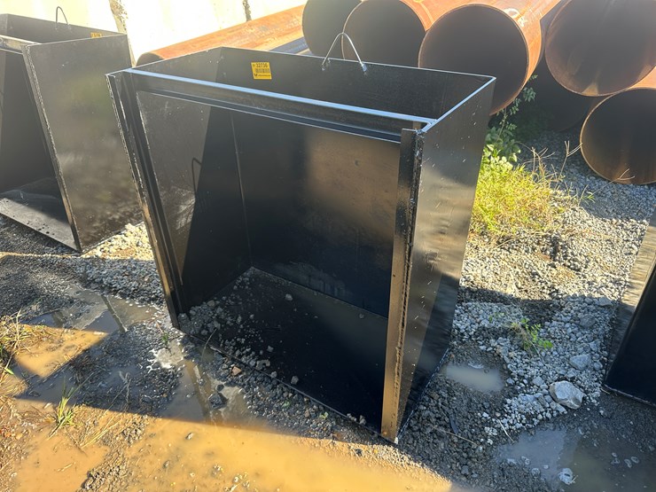 #32736-•-3'x3'-flashboard-pipe-riser-image-1