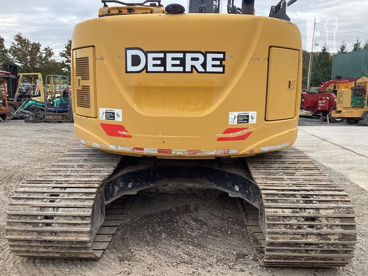 2019-deere-245g-lc-image-3
