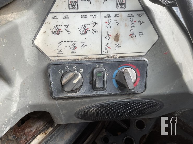 2013-bobcat-t590-image-17