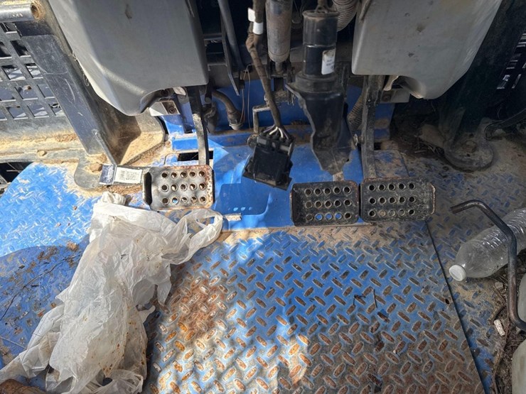 new-holland-ts6.120-image-13