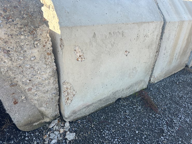 #32725-•-lot-of-(13)-~57"x80"-concrete-culvert-sections-image-24