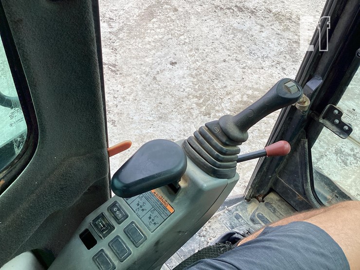 2014-bobcat-e32-image-18