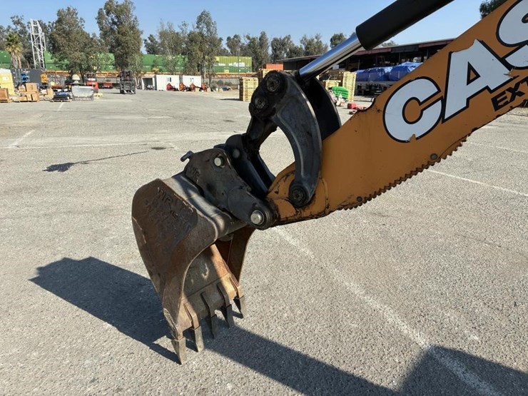 2018-case-580sn-image-7