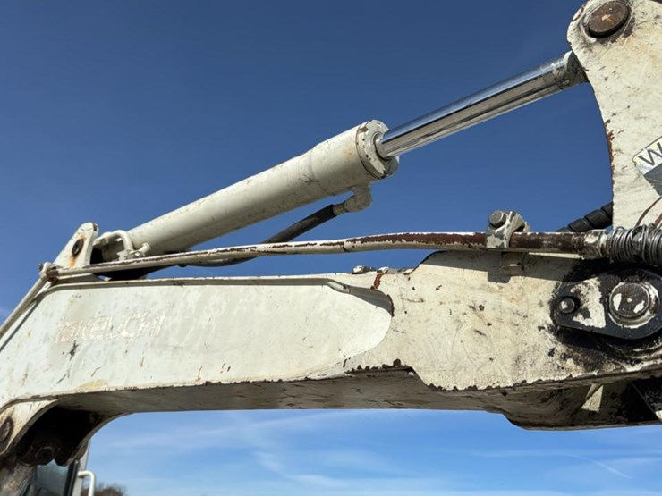 takeuchi-tb145-image-22