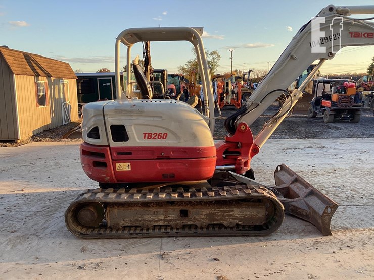 2015-takeuchi-tb260-image-5