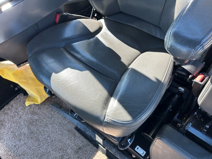 2016-ag-chem-rg1100b-image-42