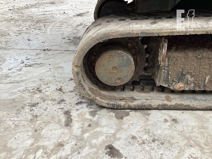 2014-bobcat-e32-image-13