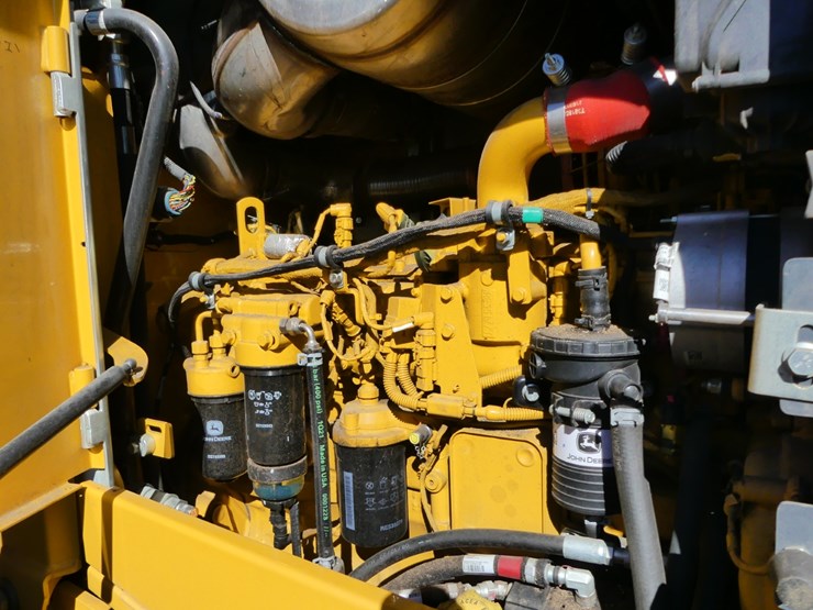 2021-deere-544p-image-13