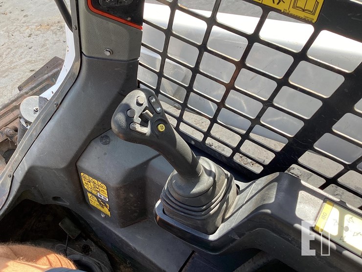 2021-bobcat-t64-image-16