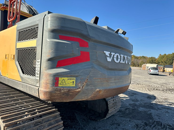 #32825-•-volvo-ec200e-crawler-excavator-image-30