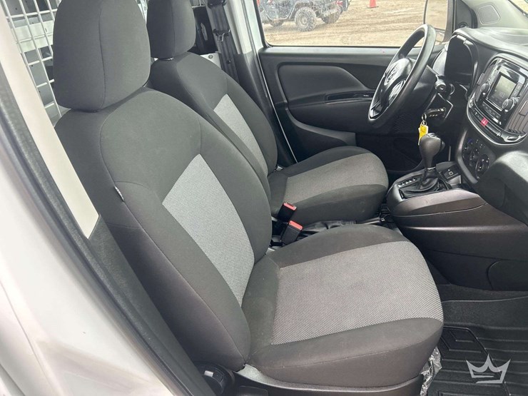 2021-ram-promaster-city-image-17