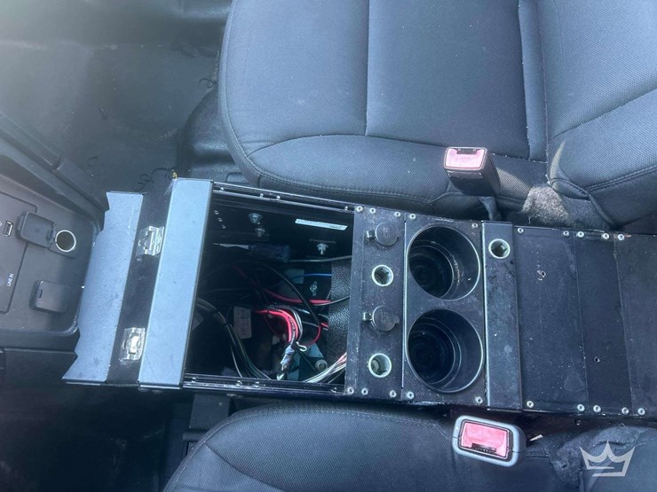 2016-ford-explorer-image-16