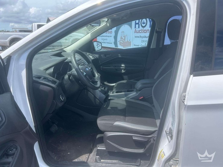 2015-ford-escape-image-12