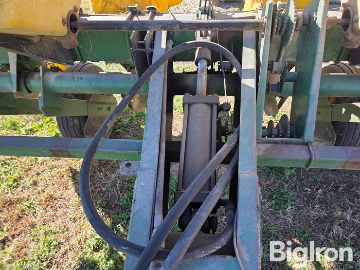 john-deere-7000-image-11