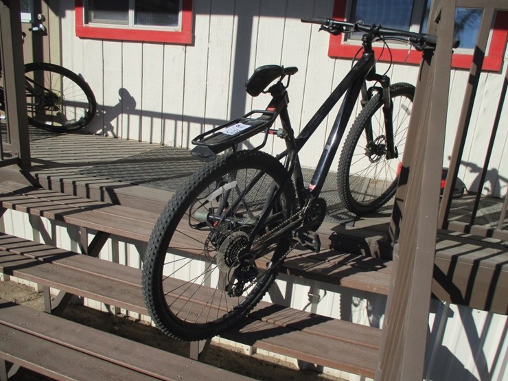 trek-29"-marlin-mountain-bike,-image-8