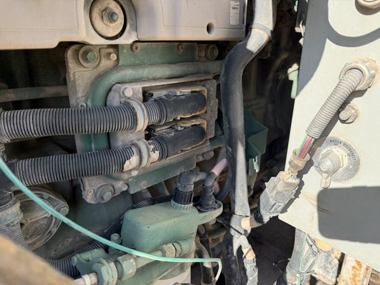 #1915-•-volvo-penta-twin-disc-pto-generator-image-9