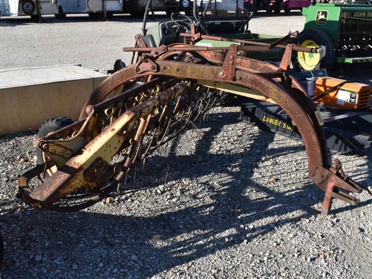 new-holland-258-image-2