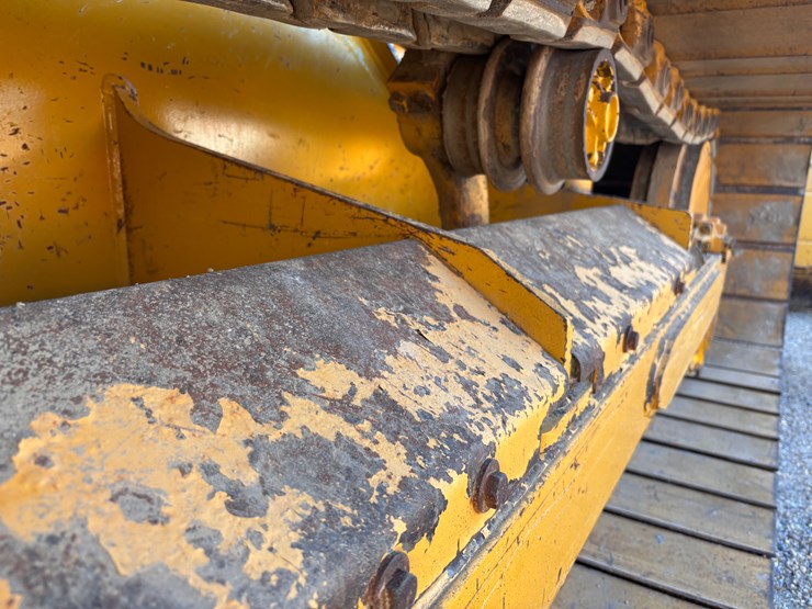 2022-deere-650k-lgp-image-9