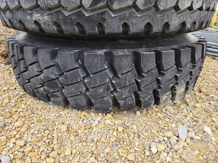 #5922-•-(5)-12.00-r-24-tires-&-rims-image-4