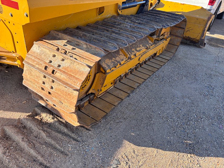 2022-deere-650k-lgp-image-6