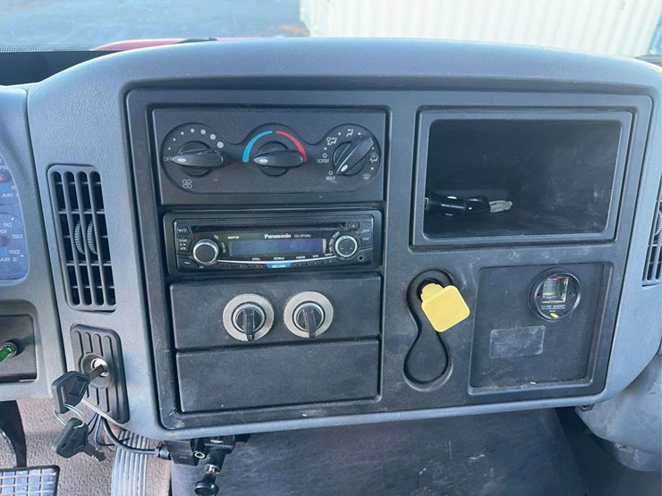 2004-international-4400-image-24