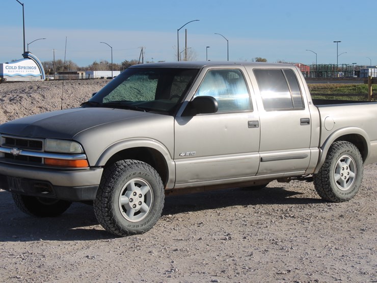 2004-chevrolet-s10-image-1