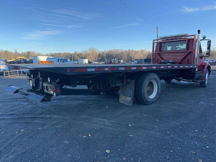 2004-international-4400-image-5