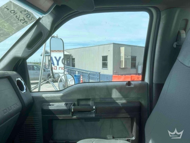 2013-ford-f750-image-14