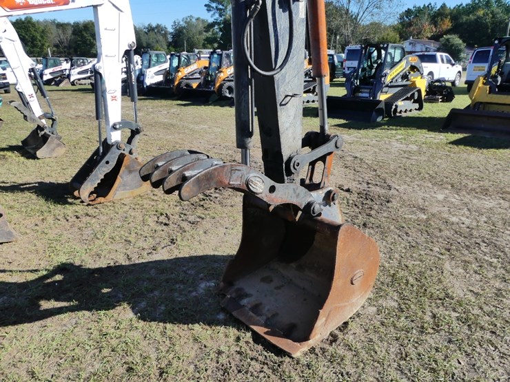 2021-deere-75g-image-11