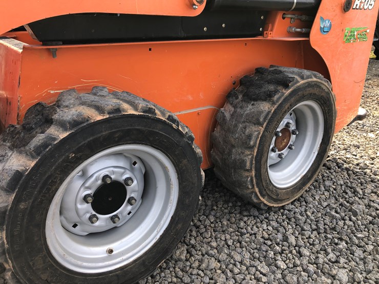 2019-gehl-r105-image-7