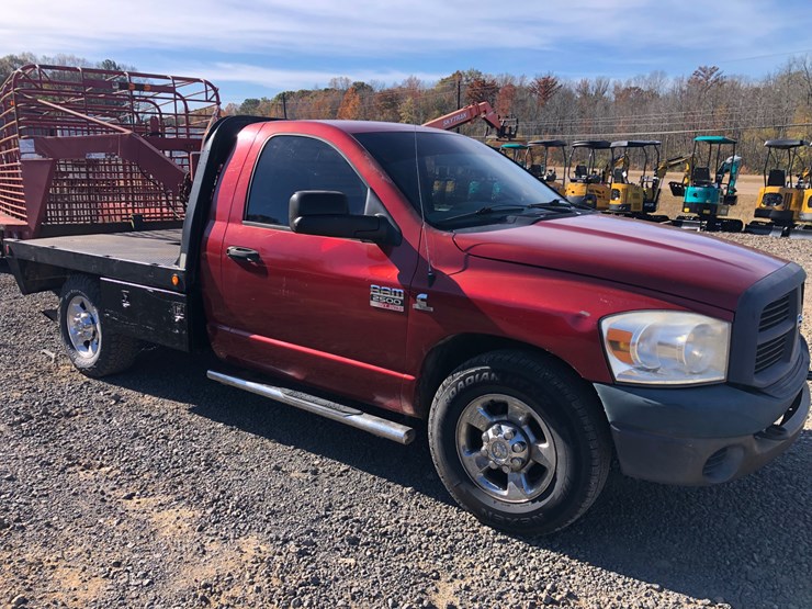 2008-dodge-2500-image-2