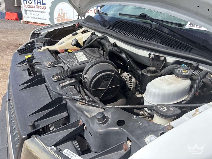 2008-chevrolet-express-box-truck-image-8