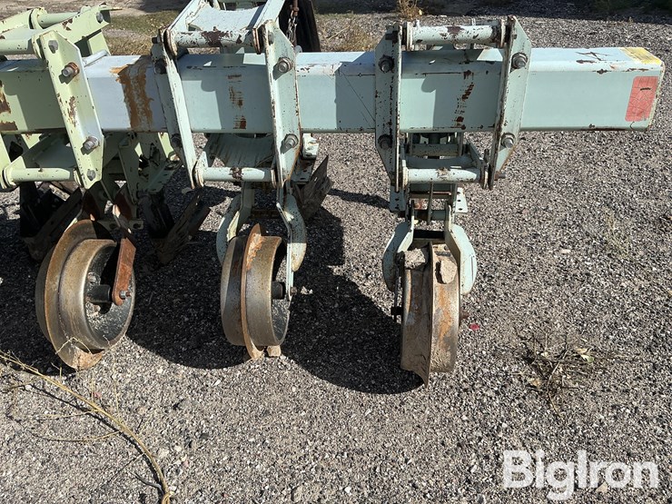 orthman-16r22"-ditcher/cultivator-w/-sleds-image-12