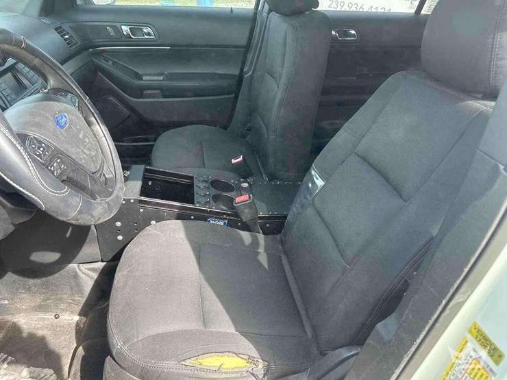 2017-ford-explorer-image-18