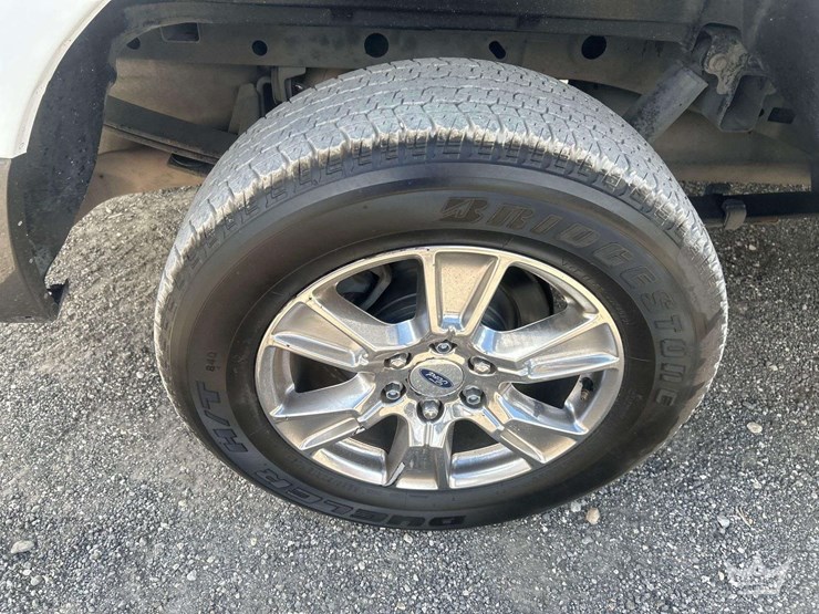 2016-ford-f150-image-21