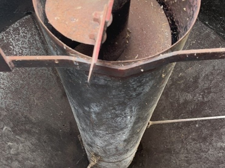 new-holland-355-image-10