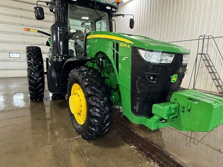 2016-john-deere-8245r-image-4