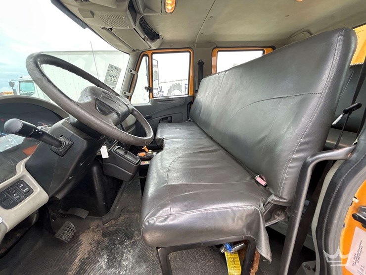 2013-international-durastar-4300-image-16